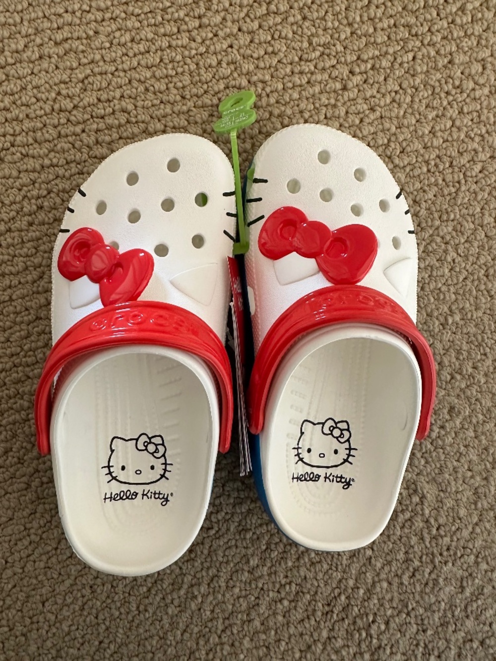 BRAND NEW - Crocs Hello Kitty size 5
